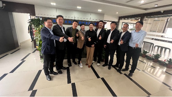 熱烈歡迎羅山縣余國芳縣長(cháng)一行人蒞臨大和油墨調研指導工作